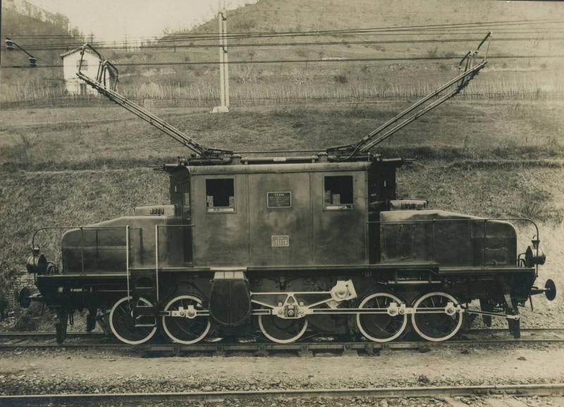 Locomotore elettrico gruppo  E 551 per le Ferrovie dello Stato Italiane