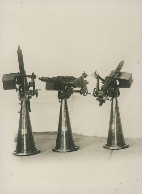 Mitragliere da 25,4 mm su affusto cono