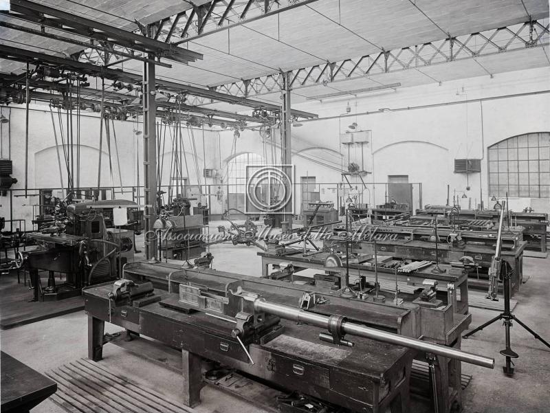 Interno dello stabilimento. Reparto canne (2)