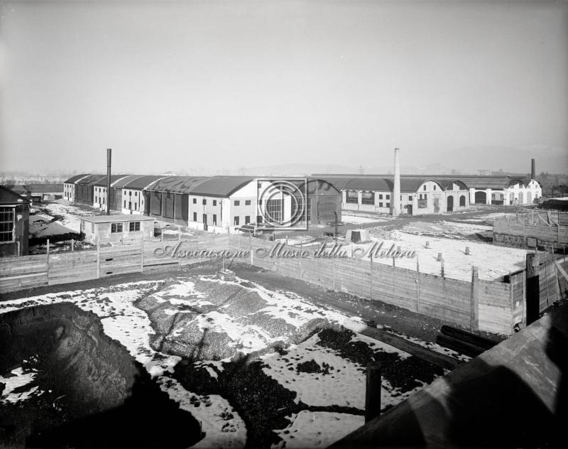 Capannoni con mascheratura contro attacco aereo (2)