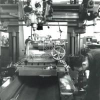 Calibratura nel reparto meccanica di precisione